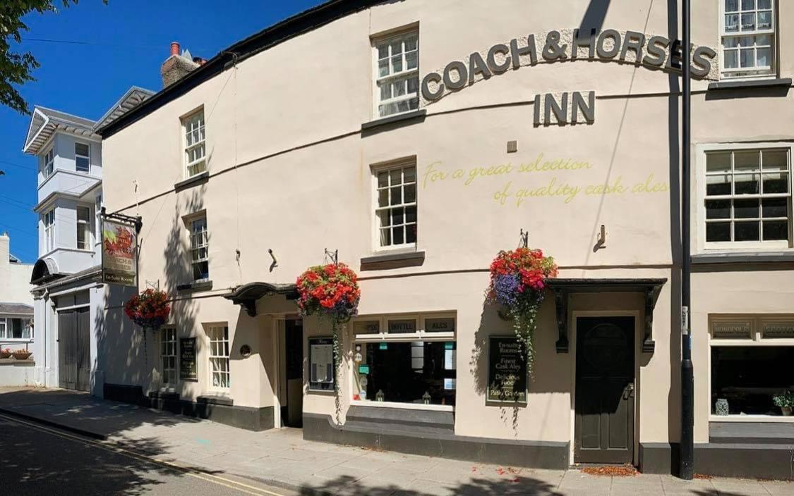 The Coach And Horses Inn Chepstow Dış mekan fotoğraf