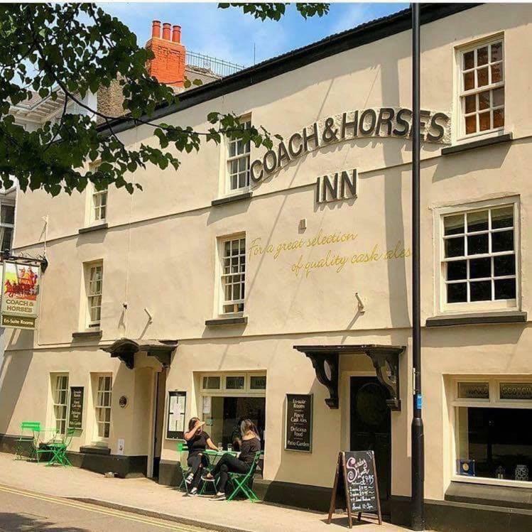 The Coach And Horses Inn Chepstow Dış mekan fotoğraf
