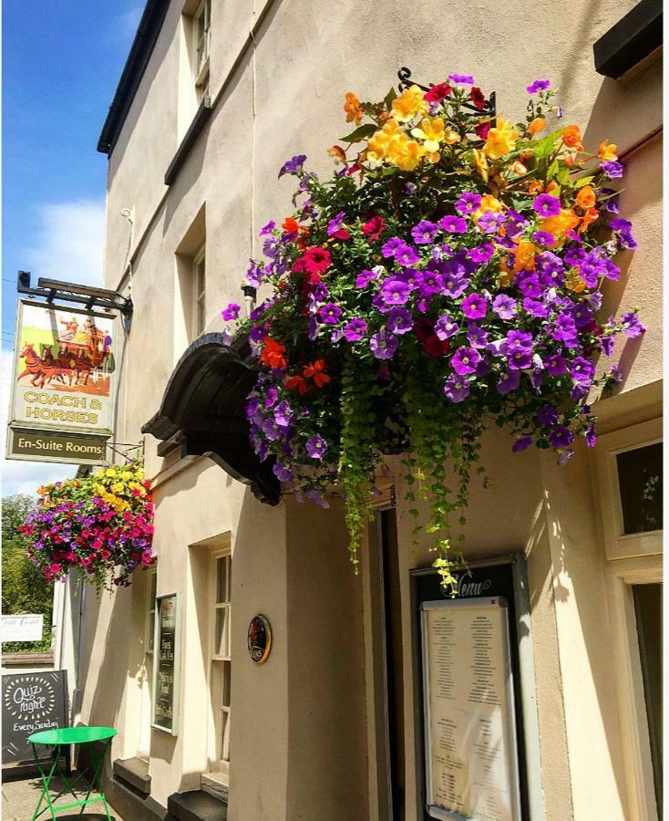 The Coach And Horses Inn Chepstow Dış mekan fotoğraf